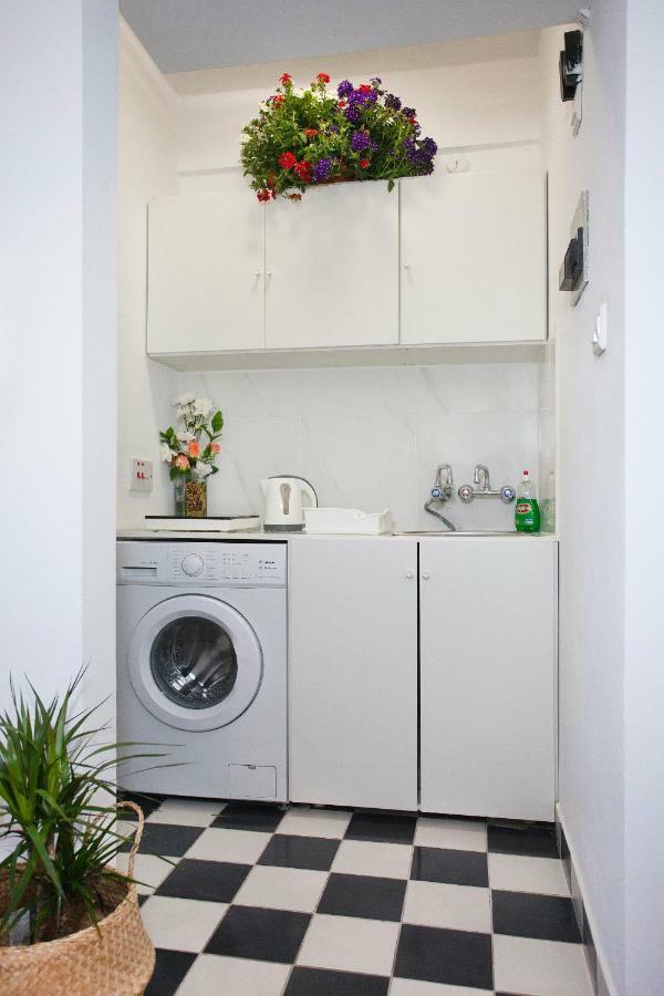Poseidon Boutique Apartment 2 Лимасол Экстерьер фото